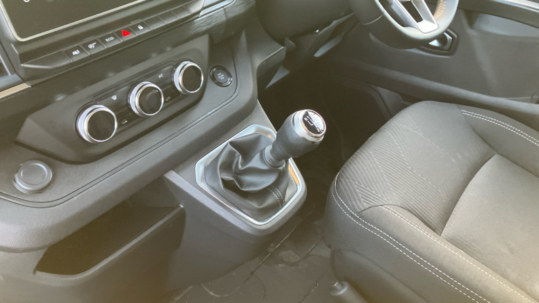 Nissan Primastar 30 L1 Diesel 2.0 dCi 130ps H1 Tekna Van